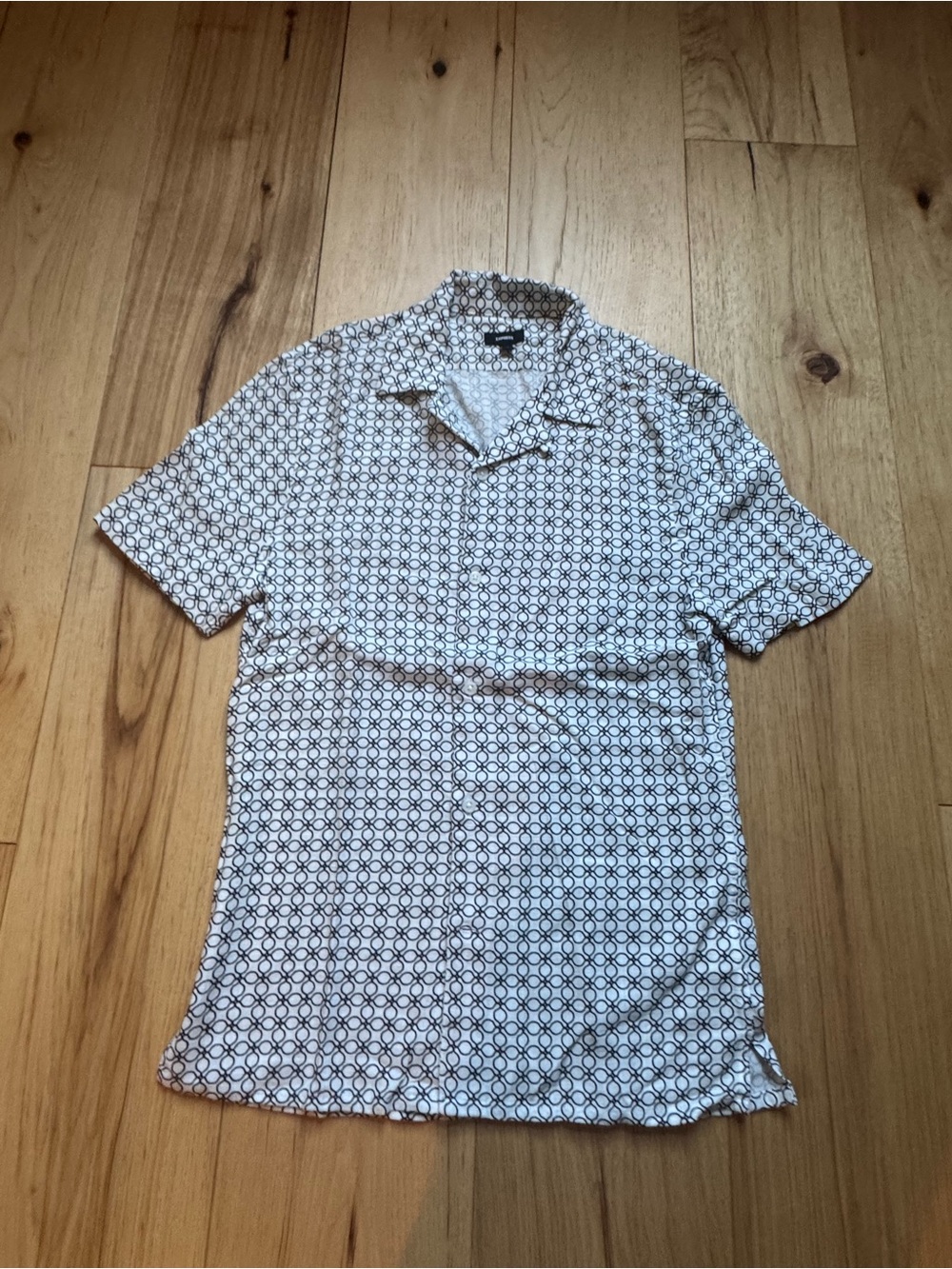 Express Men’s Geo Print Camp Collar Shirt - White & Black